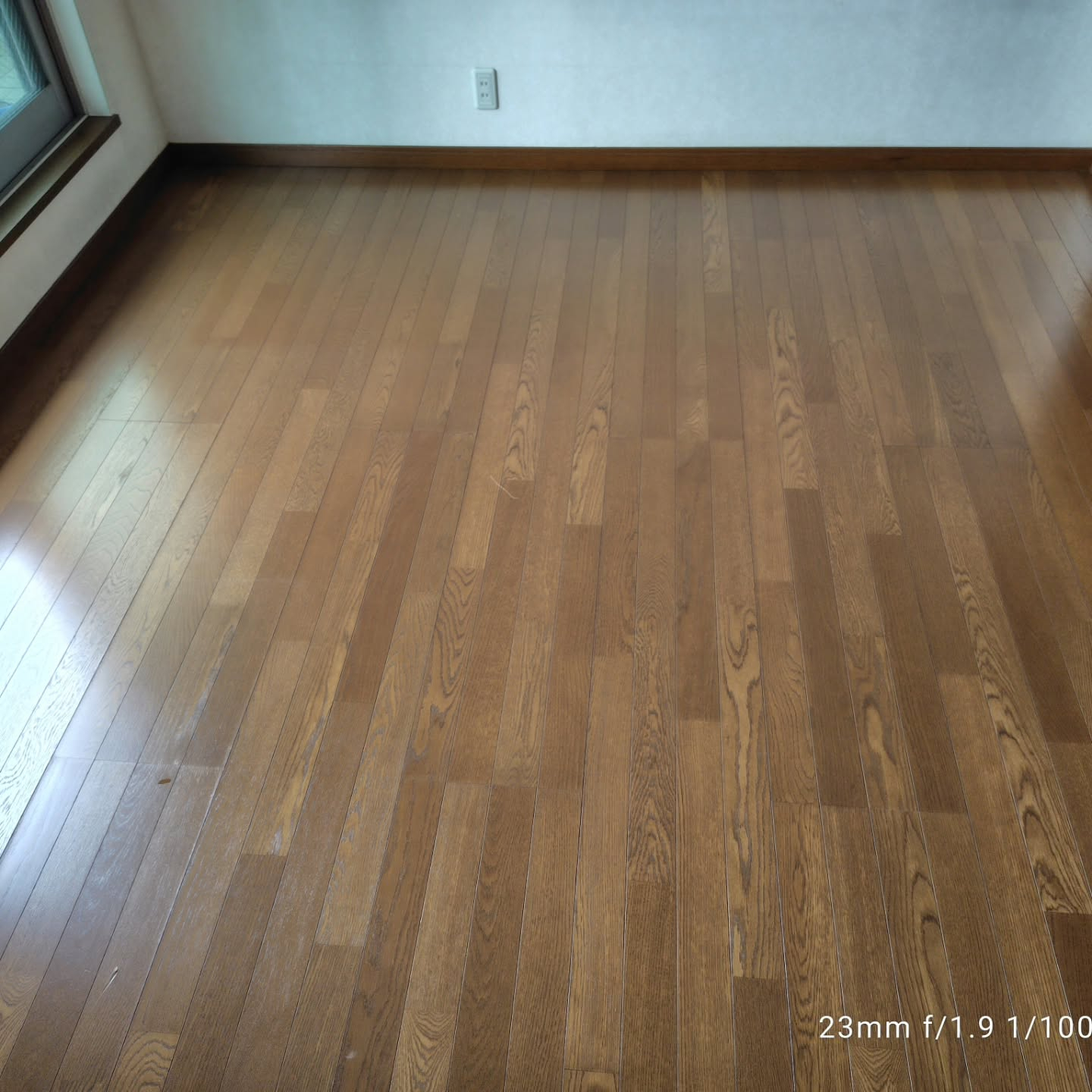 床ワックス塗布